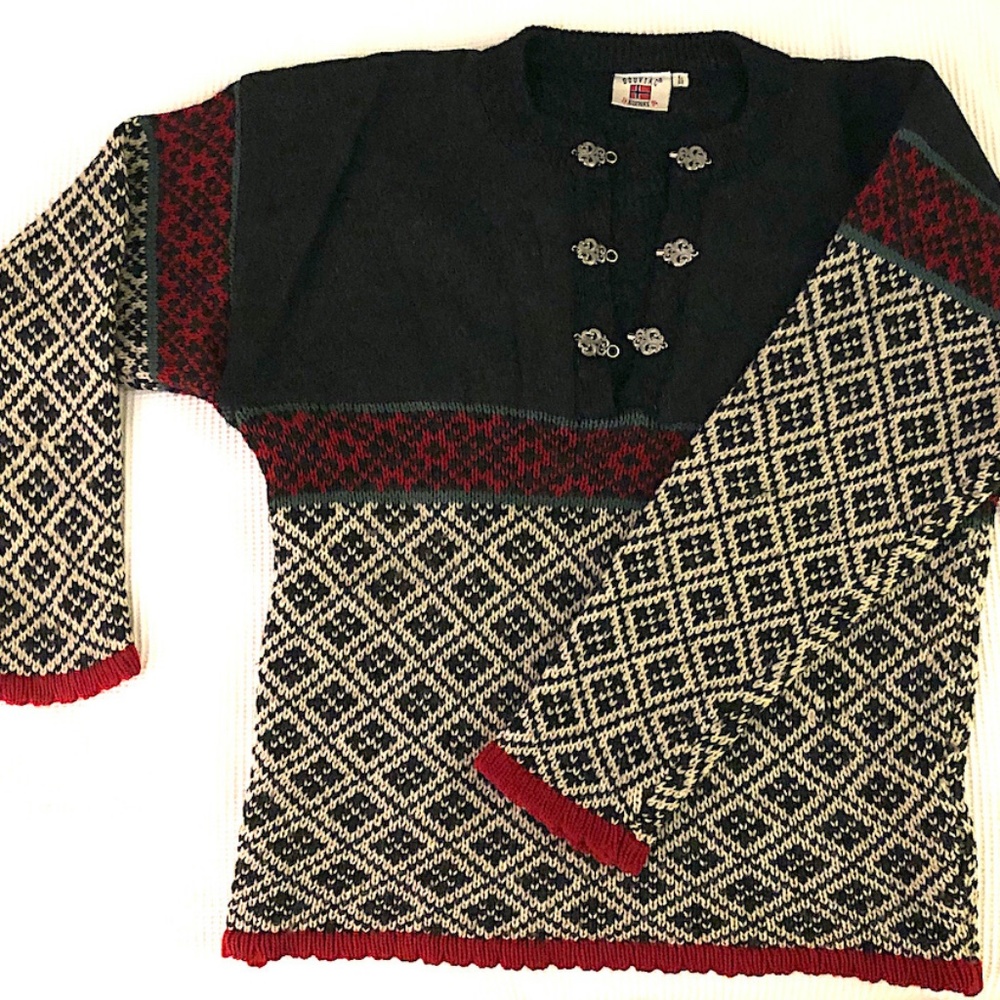 Norwegian Men’s Ski Sweater